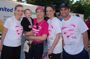 Dede Hoffmann and family at the 2014 Komen St. Louis Race for the Cure